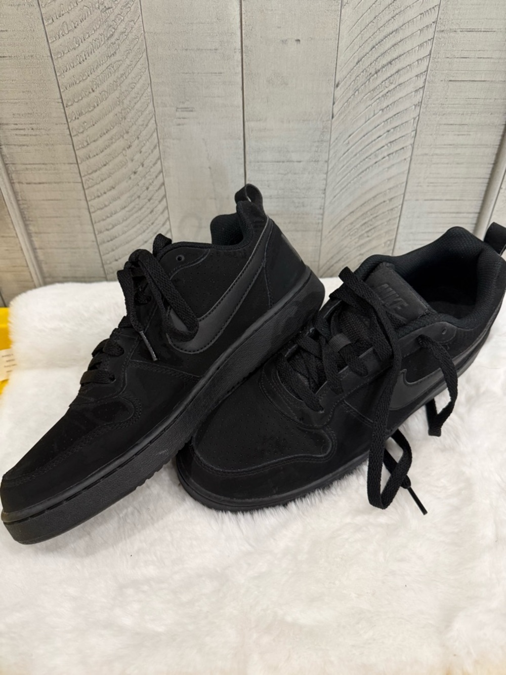 Nike Black Low-Top Men's Sneakers